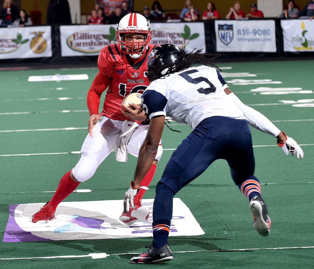 Wolves quarterback Cory Murphy